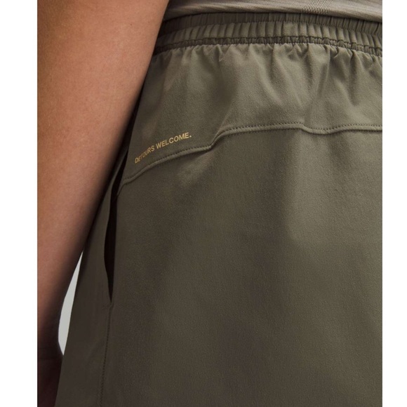 Lululemon Lightweight High-Rise Hiking Short 4" - Picture 7 of 16